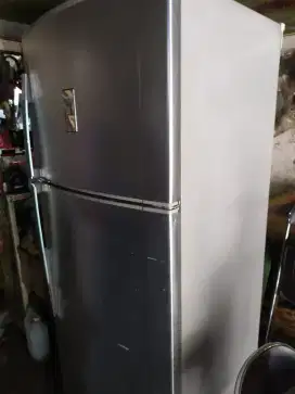 Kulkas Sharp 2 Pintu