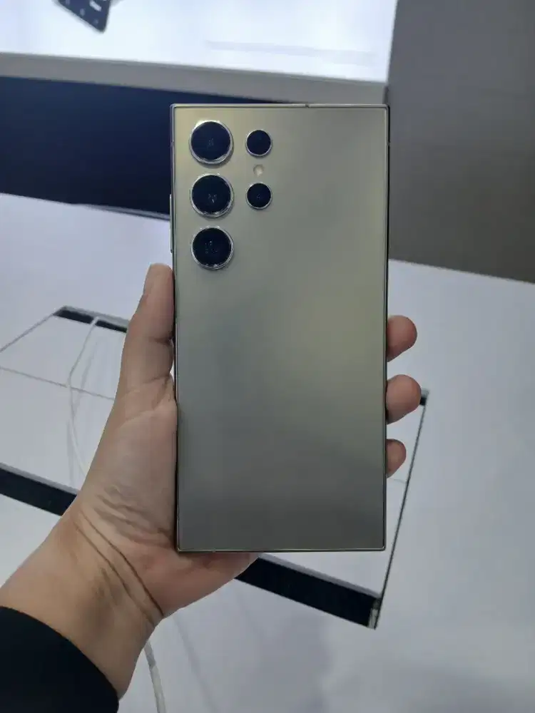 Samaung S24 Ultra new