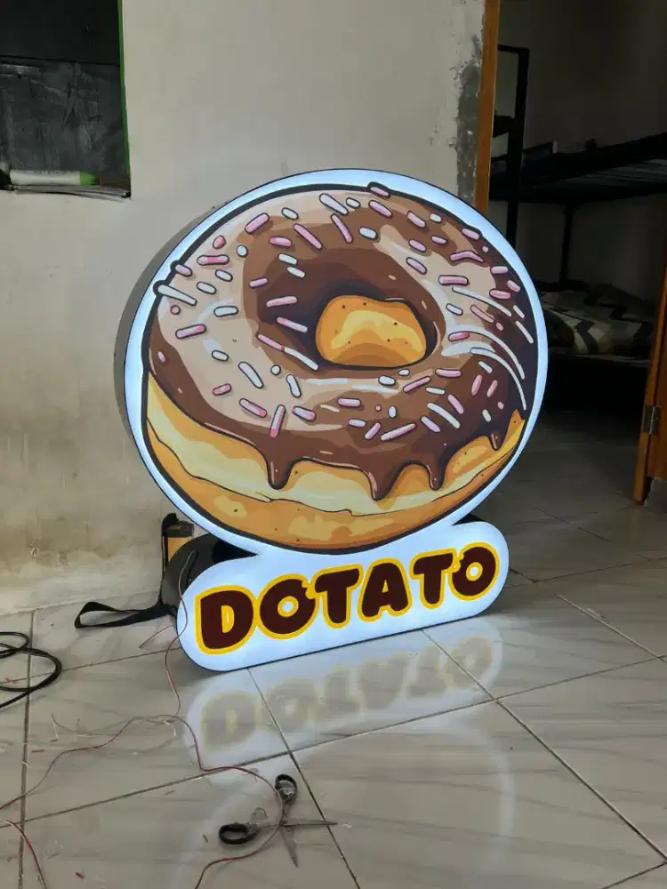 Neonbox bentuk costum