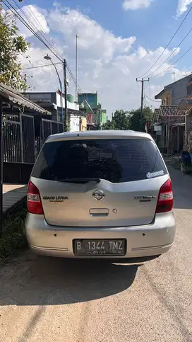 Nissan Grand livina 2010 Bensin
