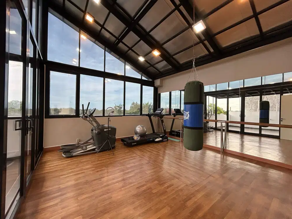 DIJUAL RUMAH BGM LUAS 10X18 FULL FURNISHED PIK