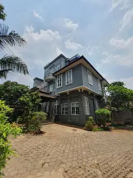 Rumah Bagus Tanah Luas Dalam Komplek di Lebak Bulus Jakarta Selatan