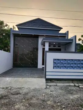 Rumah super jumbo murah 300jtan belakang ruko paragon benowo