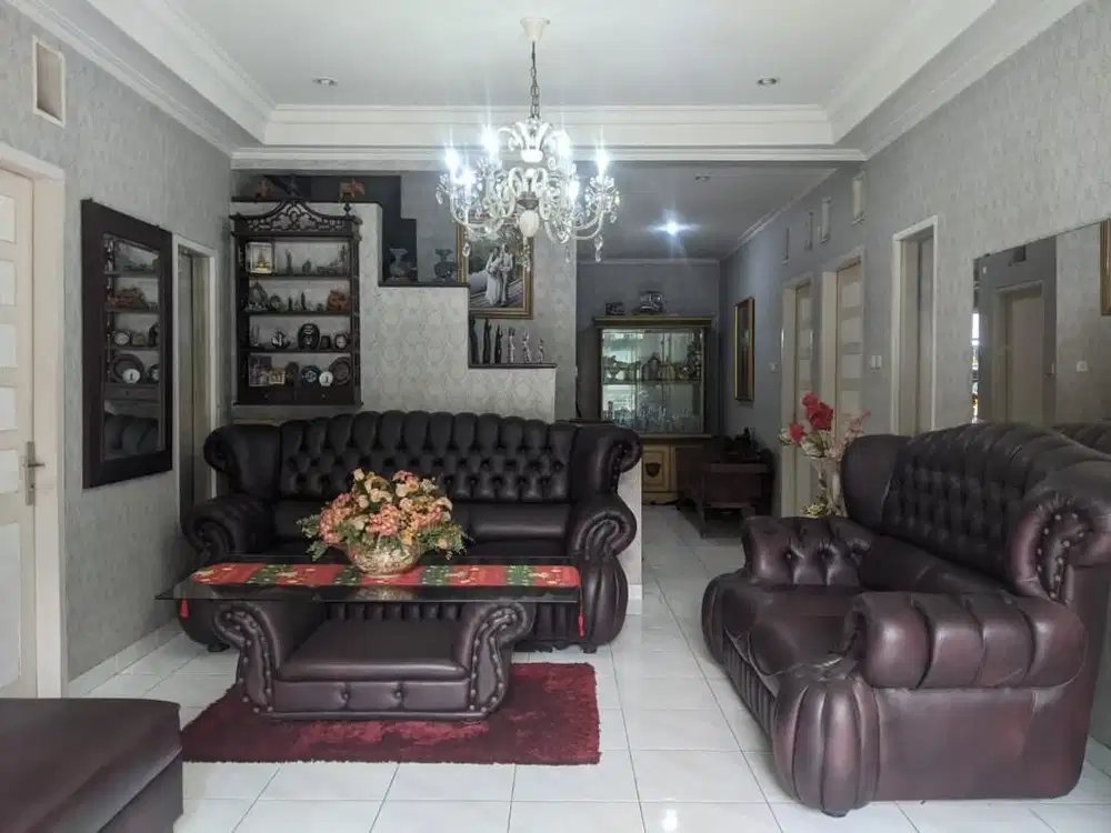 Rumah Dekat Akses Tol & Private Pool, Griya Loka BSD City
