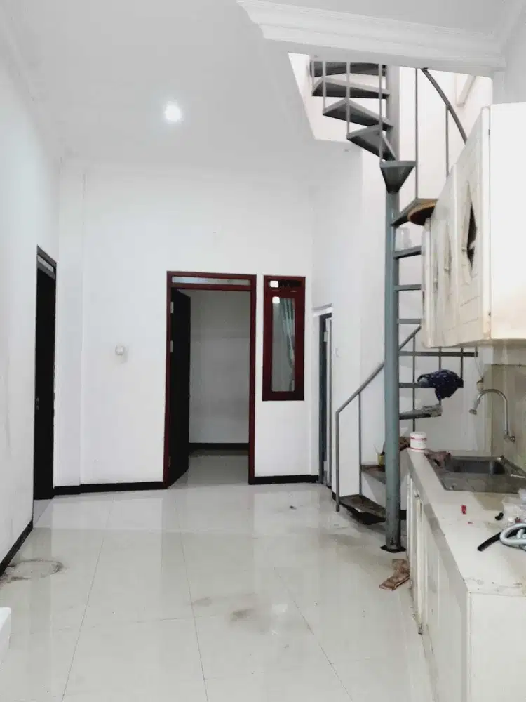 Rumah 2 lantai di Taman Mekar Utama Bandung
