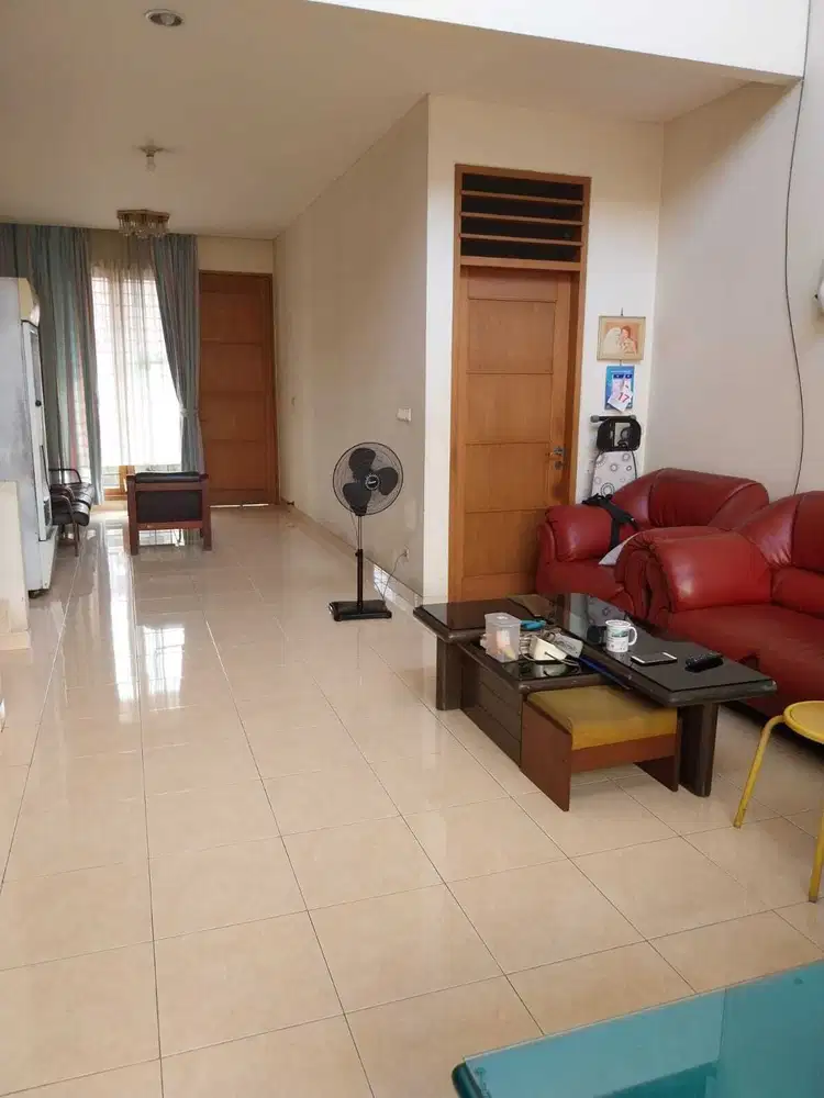 Dijual rumah 2 lantai di Citra garden 1 luas 200m2 harga nego