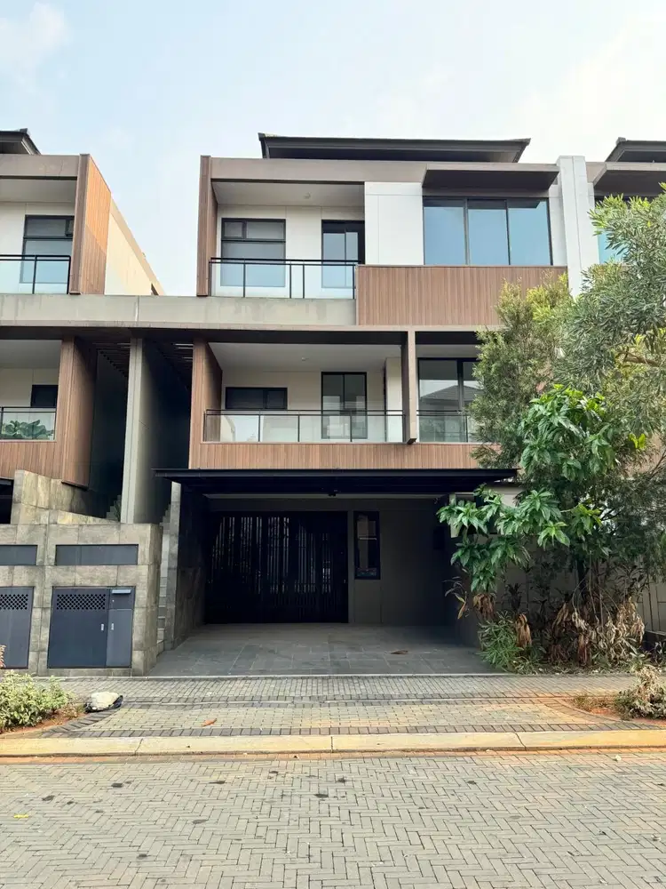 Dijual Cepat Rumah 3 Lantai Cluster Kazumi - The Zora BSD, Ada Lift