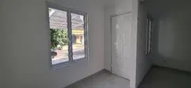 DIJUAL RUMAH  MURAH 2 LANTAI SUDAH RENOVASI TOTAL DI CLUSTER TENGAH!