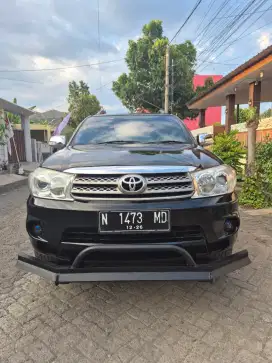 Toyota Fortuner 2.7 Bensin 2010