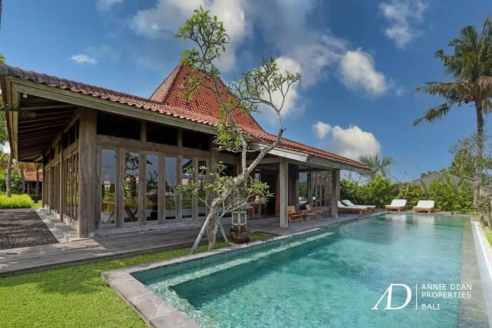 LEASEHOLD | JOGLO-STYLE VILLA WITH RICE FIELD VIEWS IN NYANYI, BALI