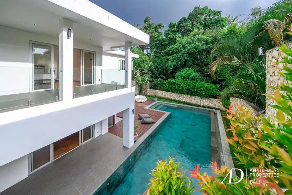 FREEHOLD MODERN CONTEMPORARY 4-BED VILLA IN UMALAS