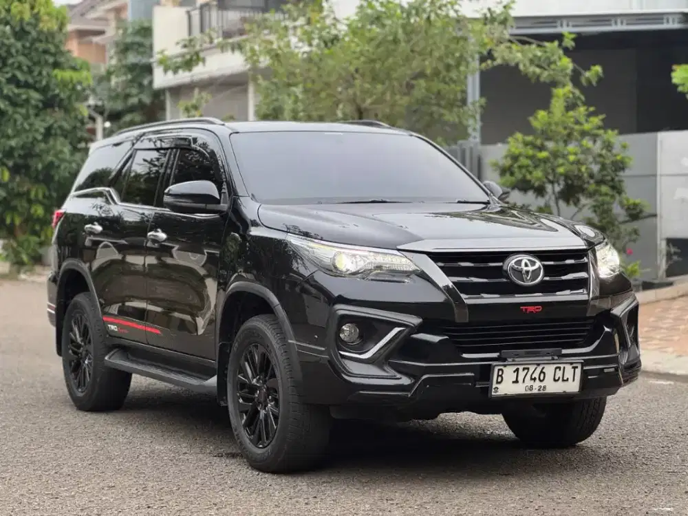 Fortuner 2.4 VRZ TRD AT 2019 Hitam