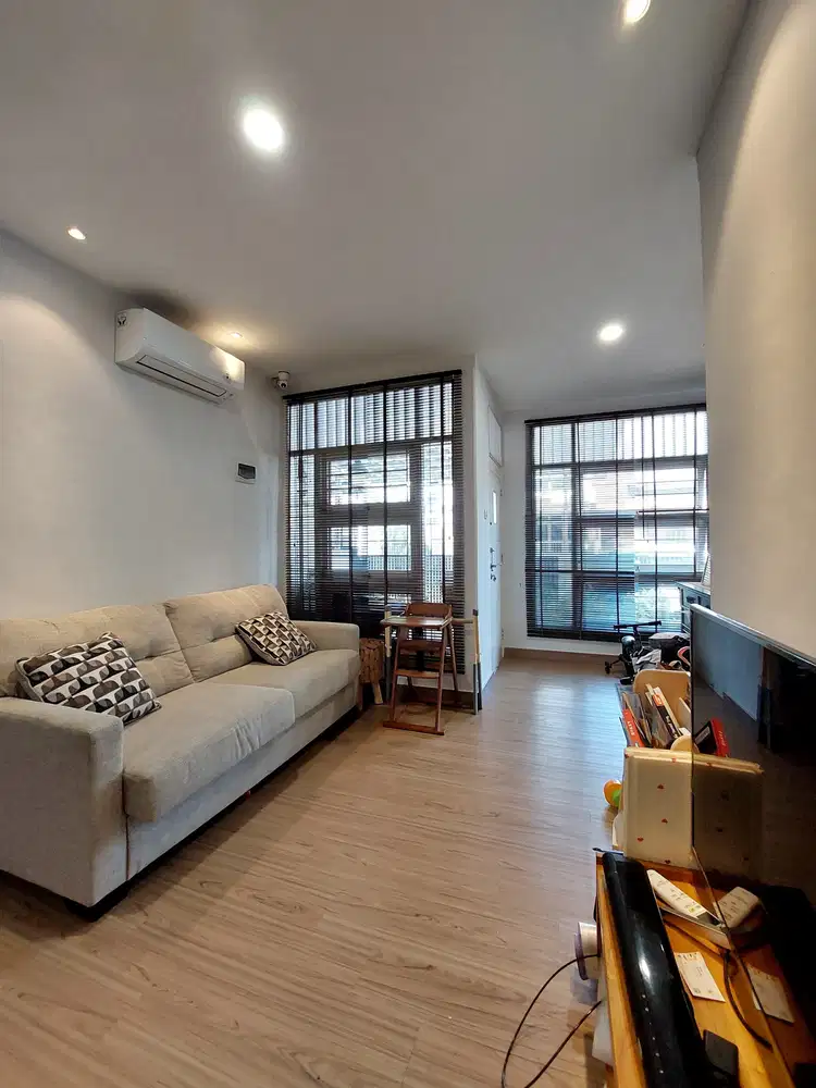 RUMAH CANTIK 1 LANTAI DI BINTARO SEKTOR 2 PUNAI PERKUTUT KUTILANG
