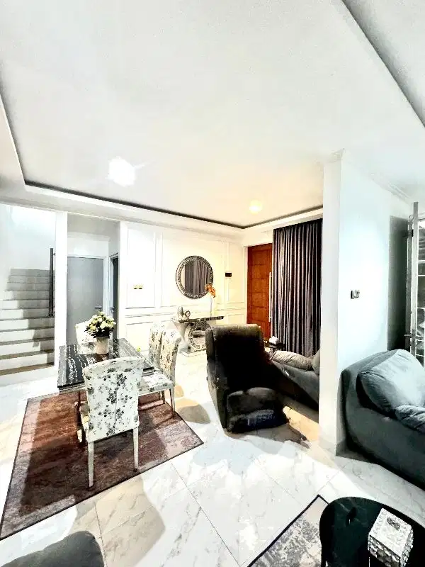 rumah citra Gran Cibubur luas dan rapih