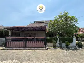 Rumah Hook di Lingkungan Asri, Permata Pamulang