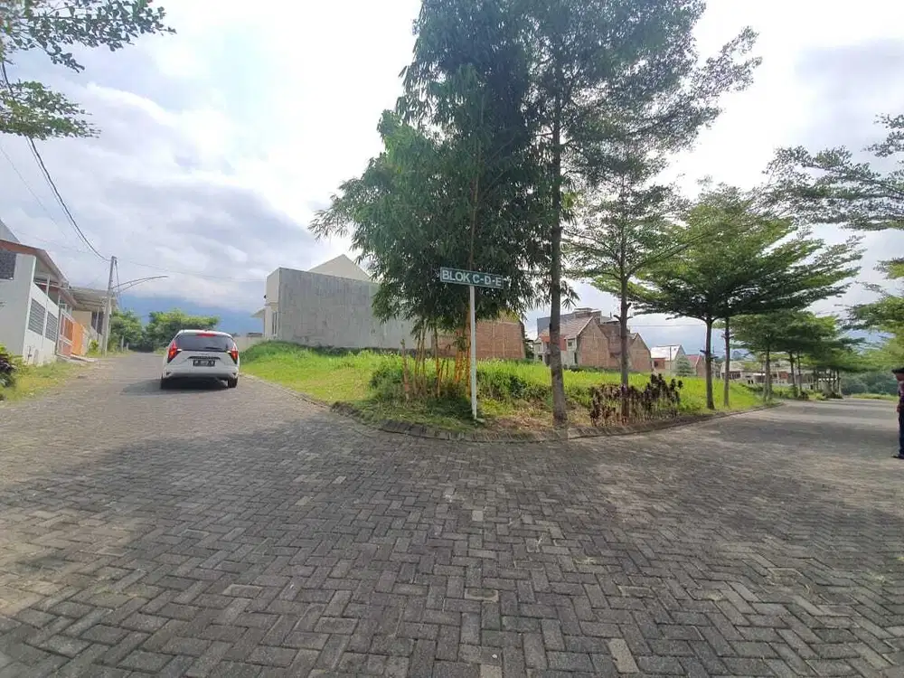 Kost Nyaman Dekat Kampus UIN 3 Emerald Dau Siap bangun
