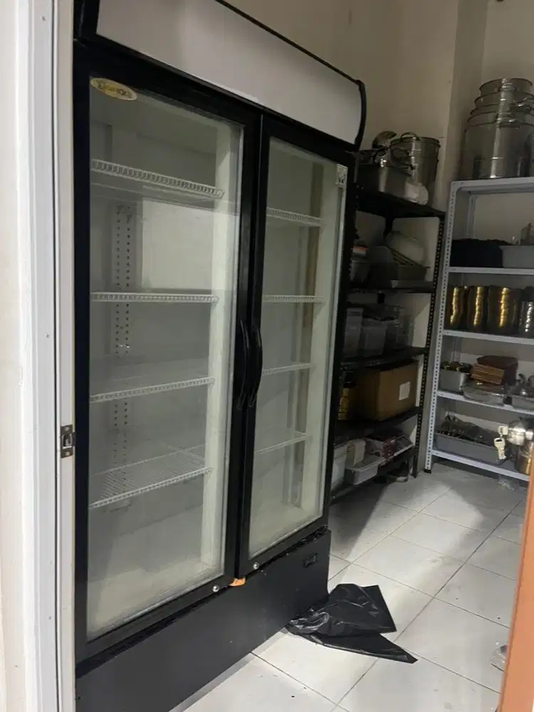 Showcase chiller 2 pintu