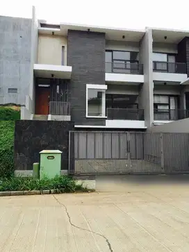 Dijual Rumah Bagus Pusat Kota Area Setraduta Hegar Kota Bandung