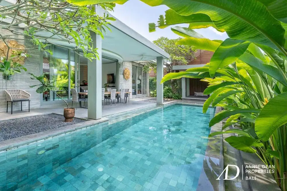 LEASEHOLD SINGLE-LEVEL MODERN CONTEMPORARY IN THE HEART OF UMALAS