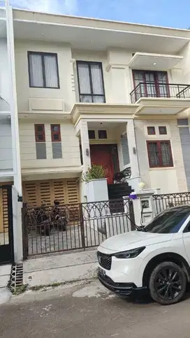 Rumah Dijual Mewah Fasilitas Furnished Di Green Garden Jakarta Barat