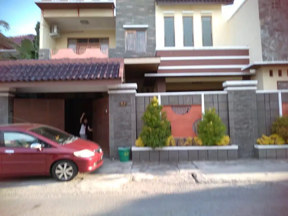 Rumah Mewah 2 Lt Ada Gudang Dekat Tugu Mahkuto Solo
