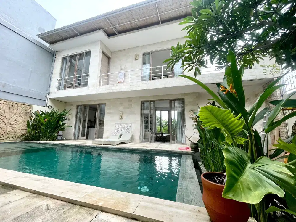 Dijual Modern Villa di Kawasan Kerobokan Badung