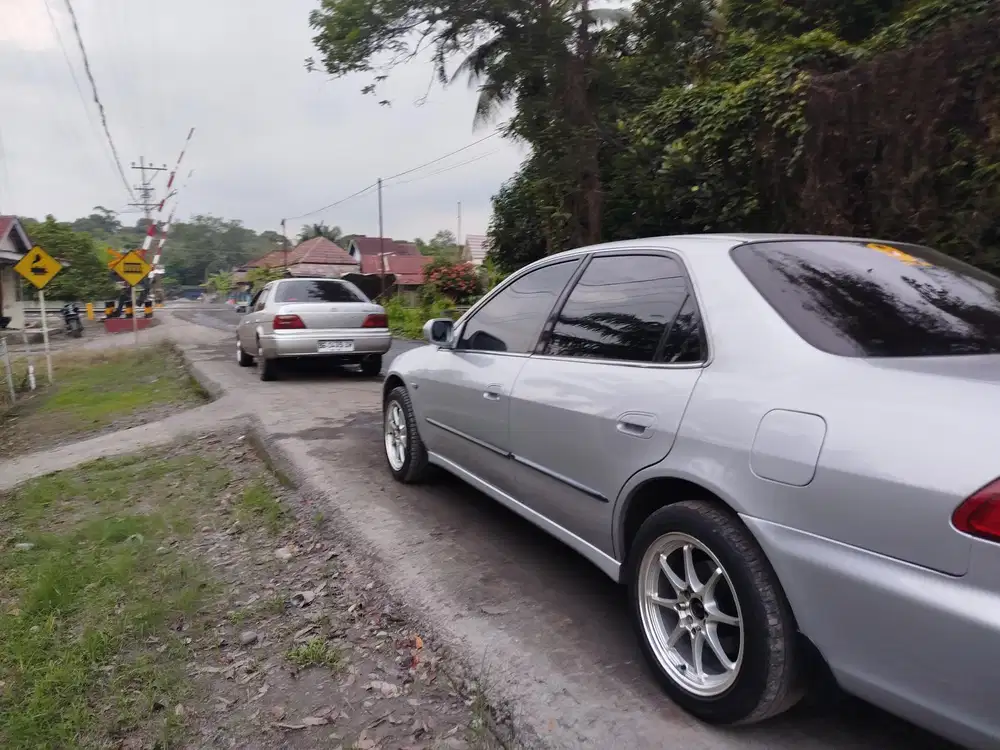 Honda Accord 2000 Bensin