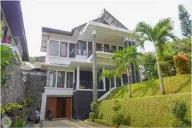 rumah di dago pakar resor dengan kolam renang pribadi siap huni