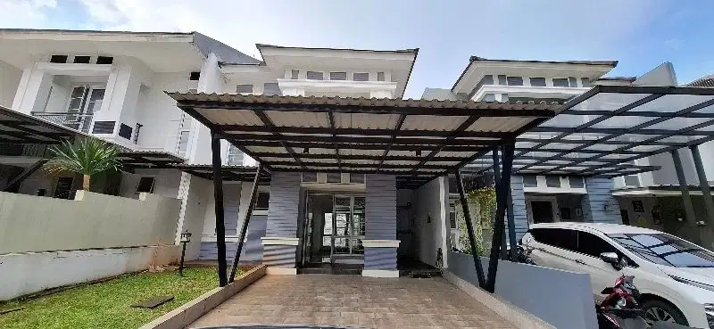 DIJUAL RUMAH MURAH 2 LANTAI DI CLUSTER TENGAH KOTA WISATA, DEKAT MAL!