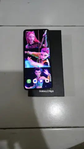 Samaung Z Flip 5 256GB Graphite Mulus Like New Minus 1 Line