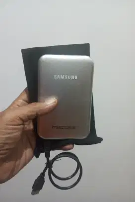 Hardisk eksternal 320GB Samsung plus sarung pelindung bergaransi