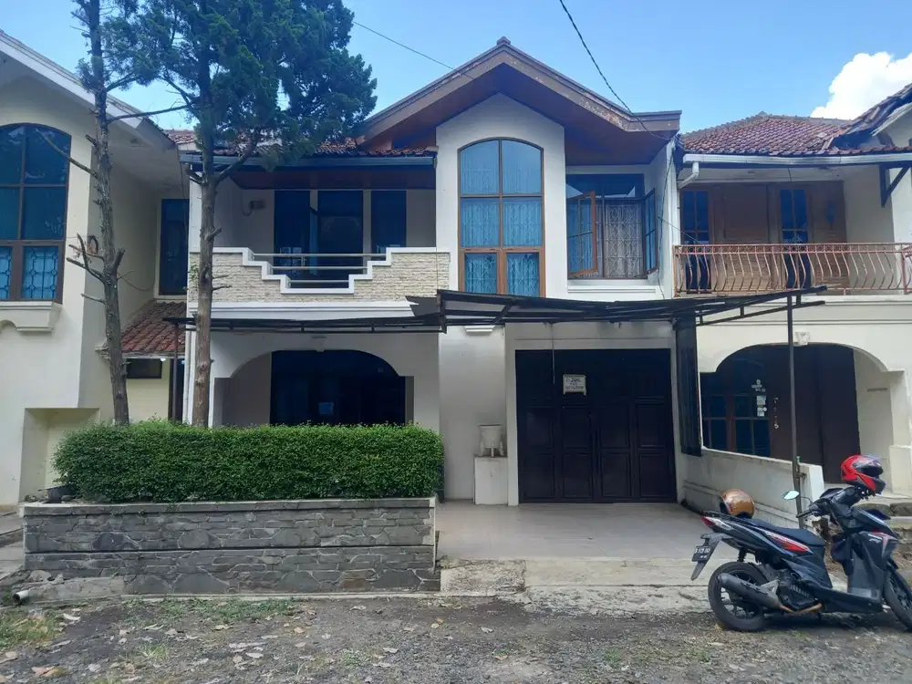Rumah Siap Huni Dalam Komplek Arcamanik