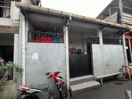 Dijual cepat rumah lebar harga murah di Dwiwarna Jakarta Pusat