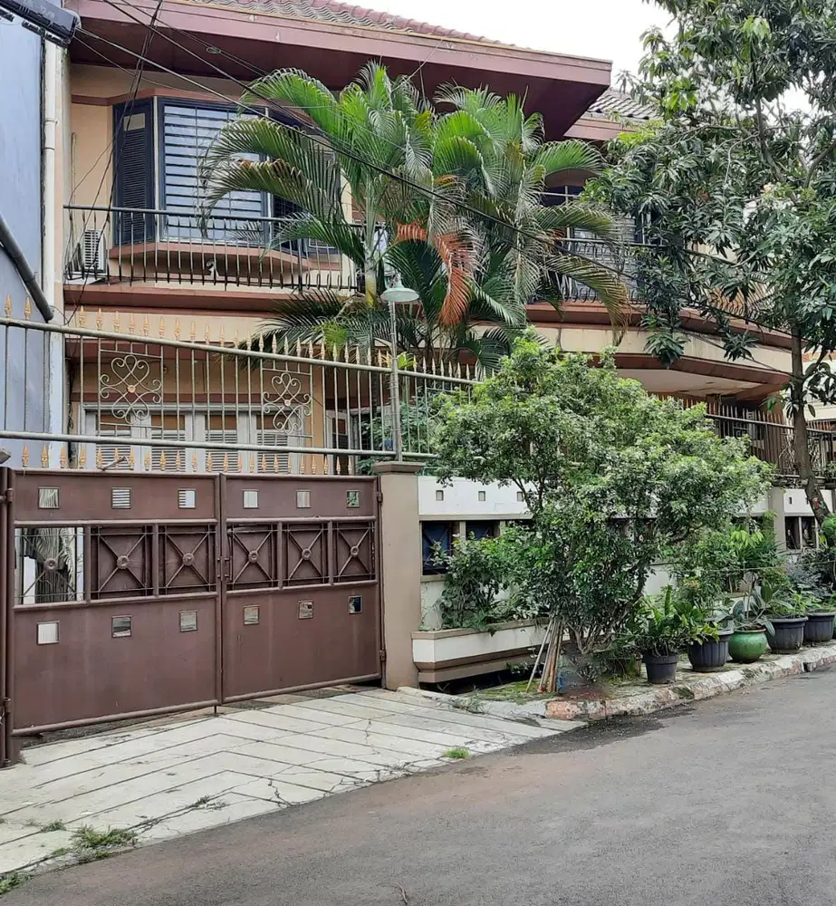 Dijual Rumah Cantik 2 Lantai di Villa Melati Mas, Serpong, Tangerang