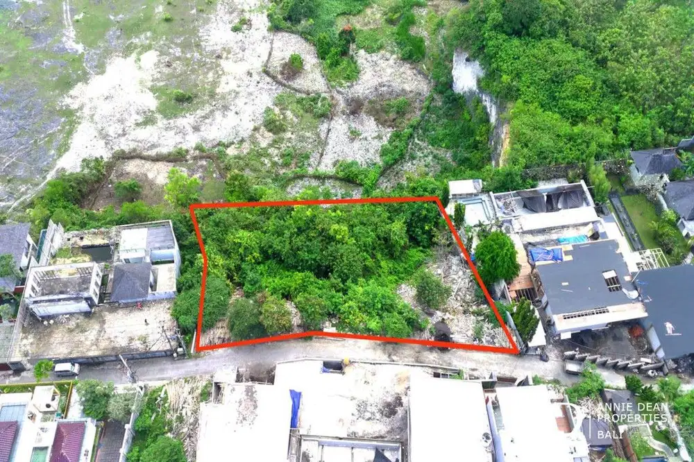 FREEHOLD HILLSIDE LAND UNBLOCKED VIEWS
