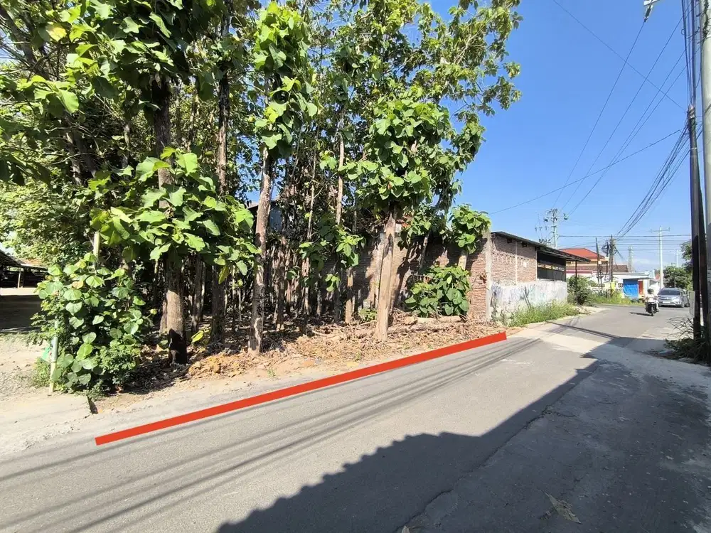 Lahan 855m² Strategis Tepi Jln Ramai ada Pohon Jati