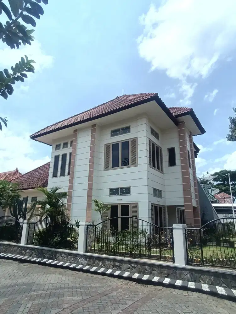 Dijual Cepat Rumah 2 Lantai Permata Jingga Suhat dekat Kampus Malang