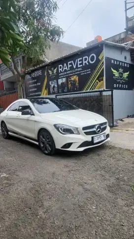 Mercedes benz CLA 200