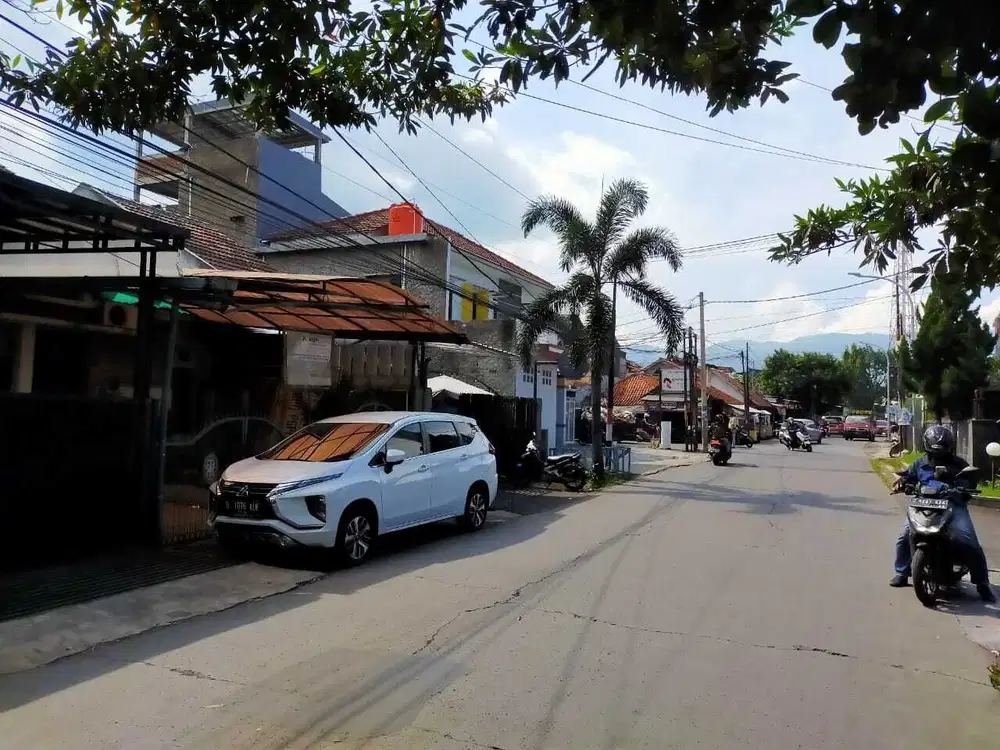 Sewa Rumah Arcamanik Belakang GRIYA Jalan Golf Samping Jalan Ramai