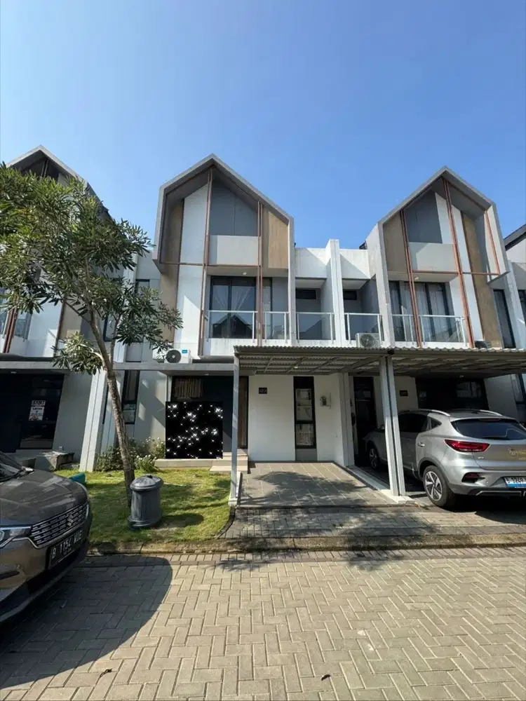 Rumah dijual siap huni di Yuthica BSD City Lokasi Strategis