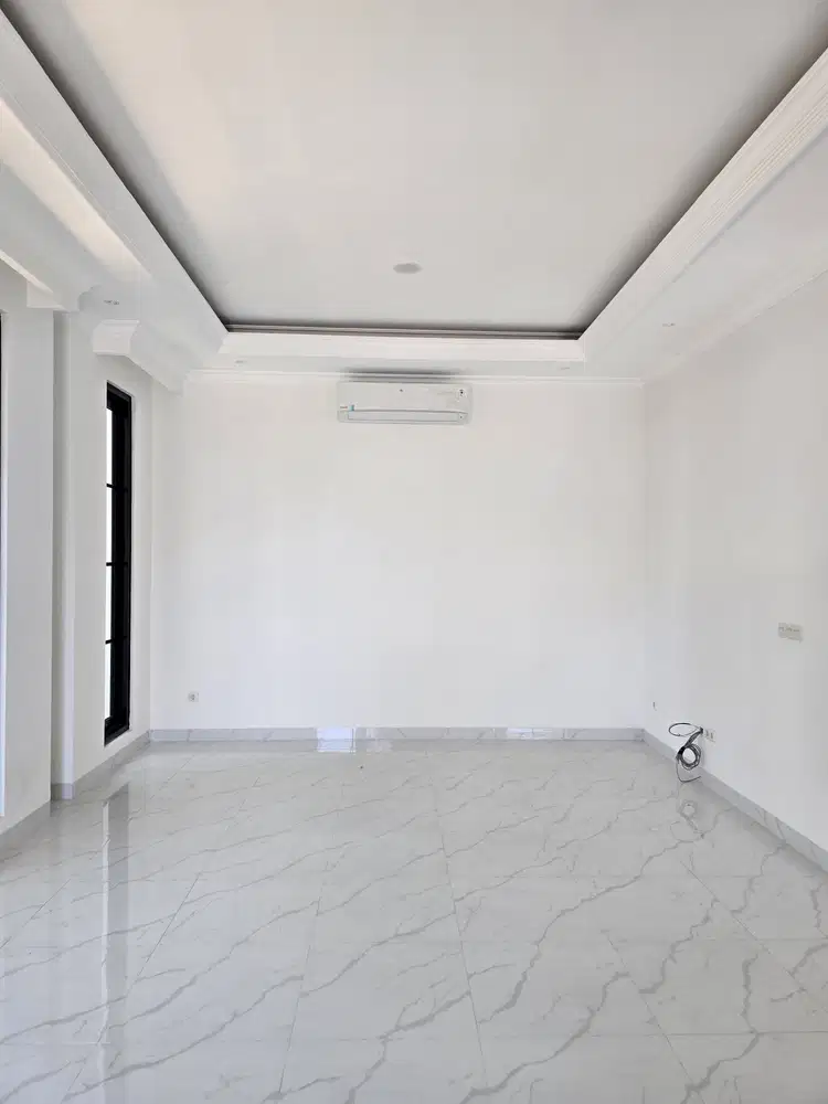 Dijual Rumah bergaya American Classic  di BSD City