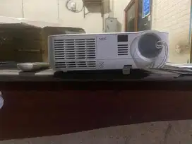 Proyektor nec np v300x jual cepat