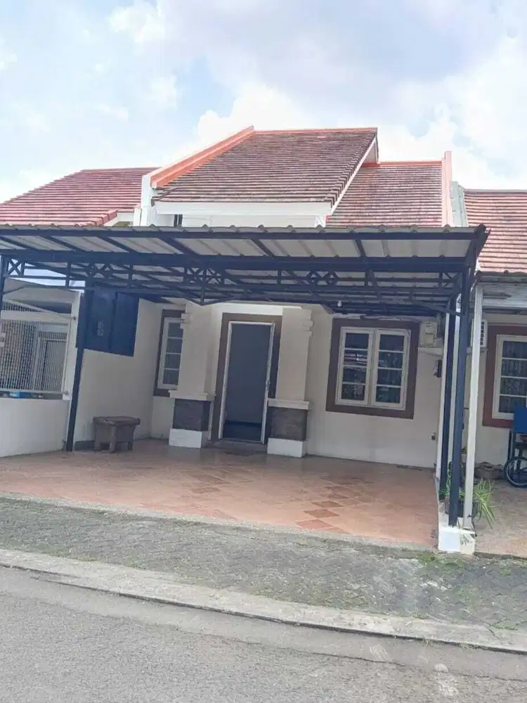 dijual rumah dua lantai murah di legenda wisata cibubur