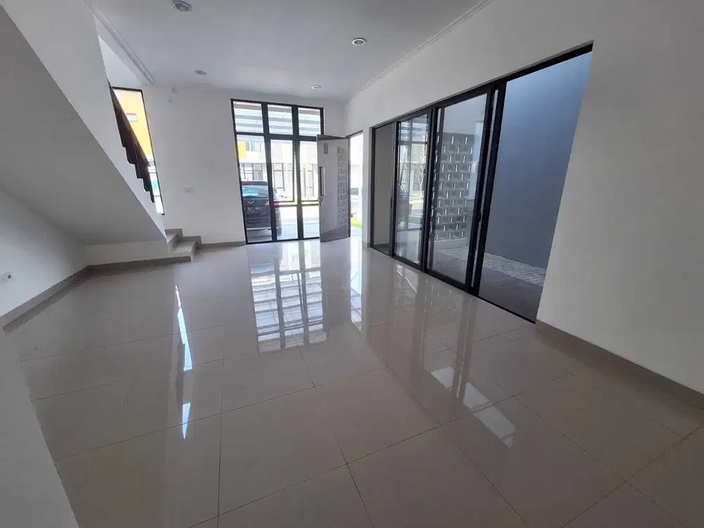 sewa rumah 2 lantai PIK 2 uk 8x15m kosongan