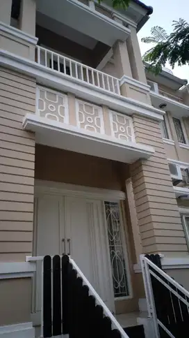 Rumah di Town House Emerald Siap Huni -Pantai Indah Kapuk