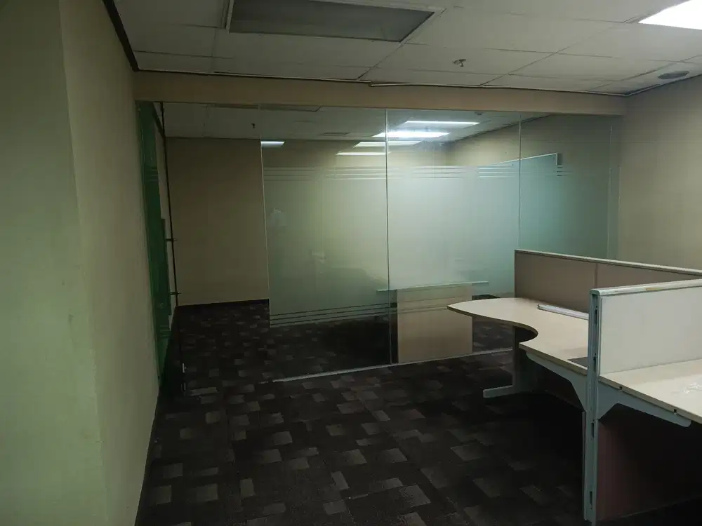 Disewakan kantor Luas 60 sqm Kondisi Partisi Mampang Jakarta Selatan