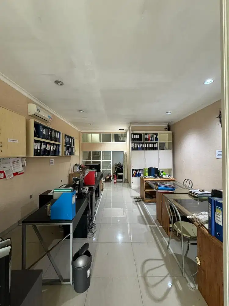 Ruko 3.5 Lantai Siap Pakai di Bulevar Hijau, Kota Harapan Indah Bekasi