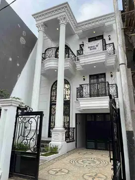 Rumah Classic Plus Kolam Renang Di Jagakarsa Jakarta Selatan