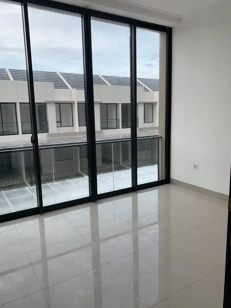 Dijual Cepat Dan Murah Rumah Brand New Milenial di Pik 2