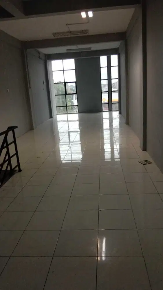 disewakan ruko strategis pinggir jalan di pos pengumben jakarta selata